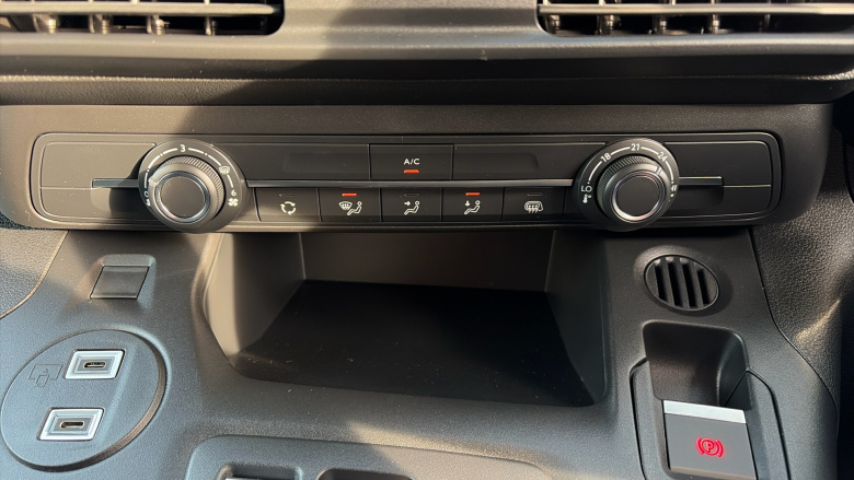 Vauxhall Combo Cargo Combo Electric 100kW Prime 52kWh H1 Van Auto